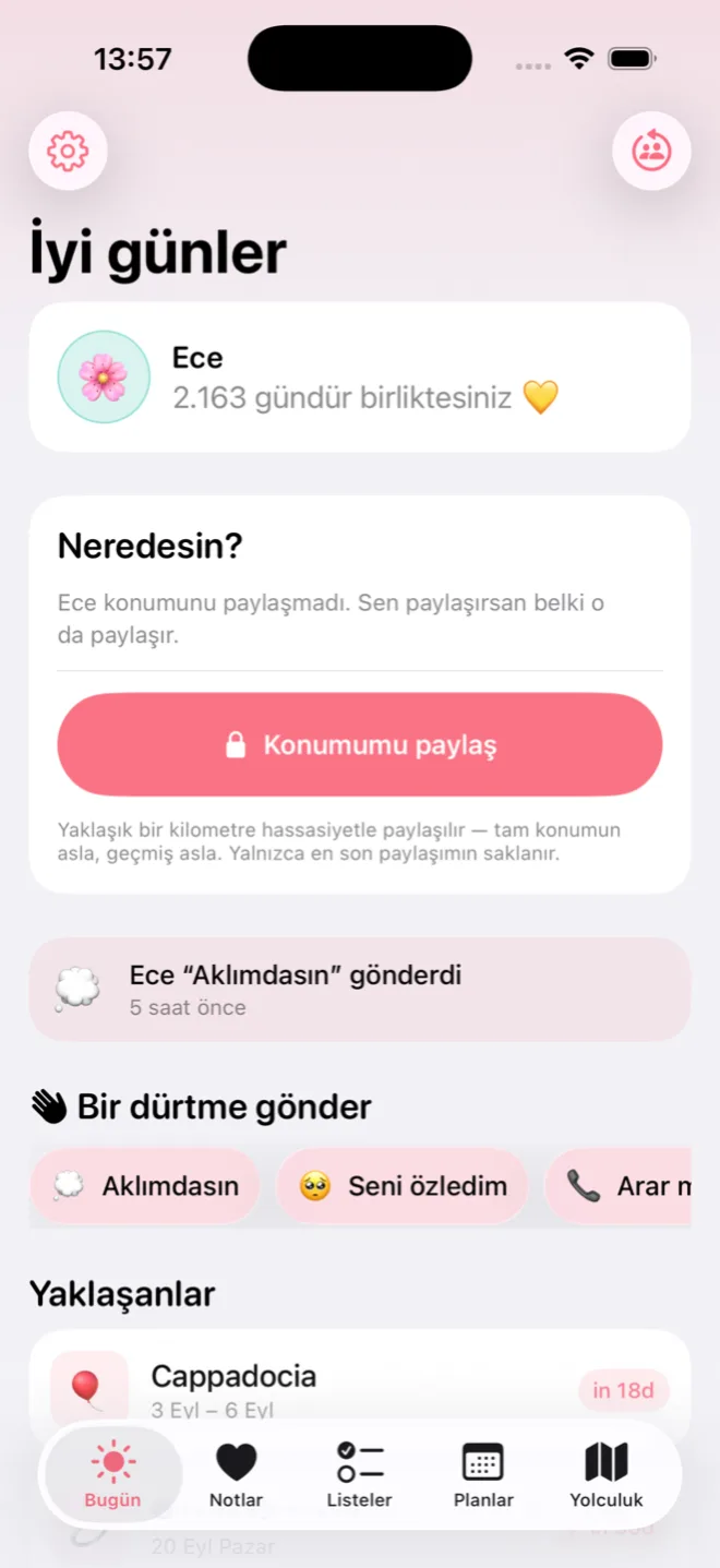 Duet Bugün ekranı: birlikte geçen gün sayısı, konum paylaşımı, dürtmeler ve yaklaşan gezi